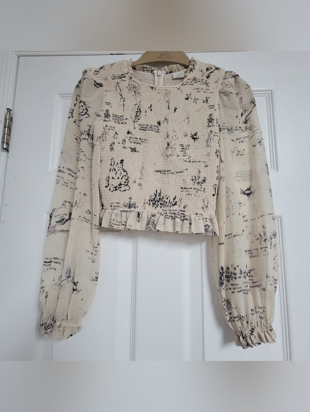 Aritzia Wilfred Tempest Smocked Chiffon Blouse Size XS.